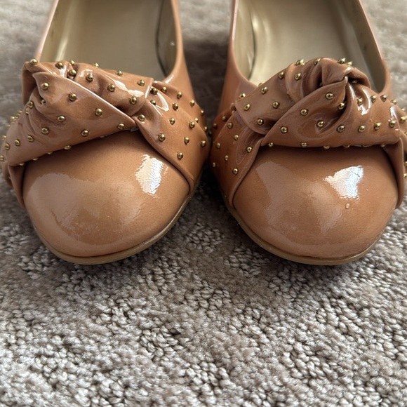 Stuart Weitzman patent leather wedge shoes tan size 7 - Picture 3 of 9